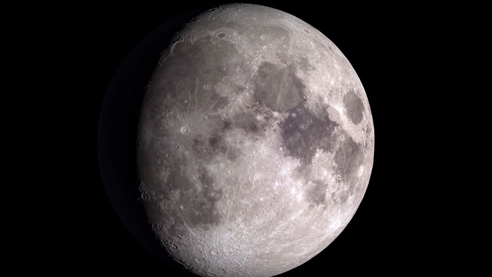 Telediario 1: Un vídeo de la NASA permite sobrevolar la Luna en 4K | RTVE Play