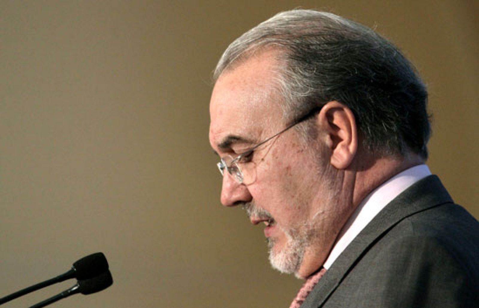 El Ministro de Economía y Hacienda, Pedro Solbes, ha dicho que la recuperación económica comenzará en el 2010.