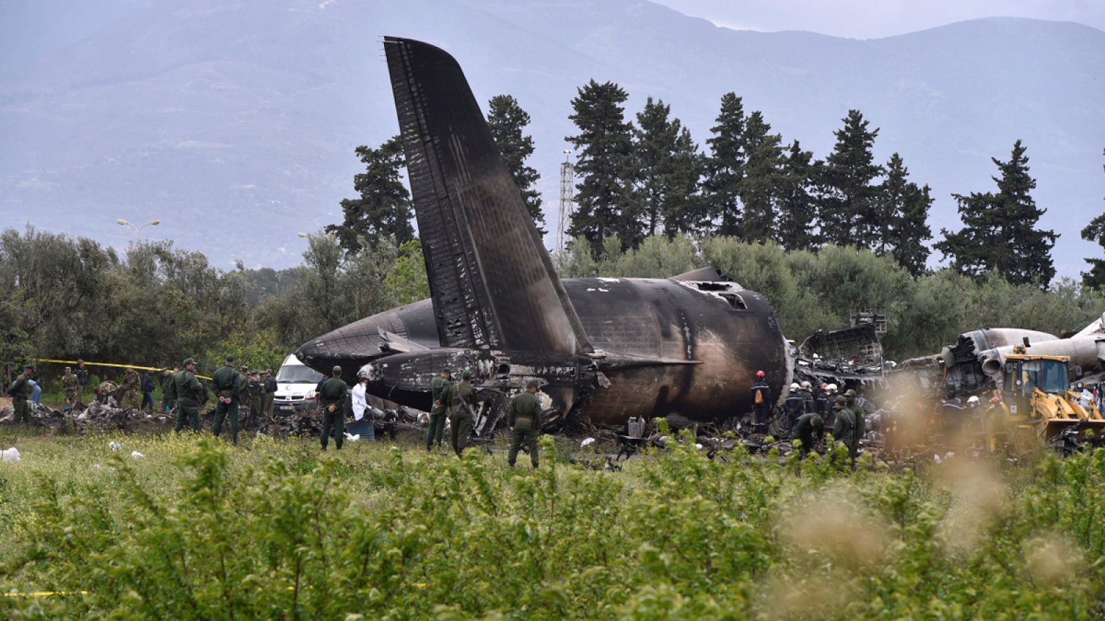 Mueren al menos 257 personas al estrellarse un avión militar en Argelia