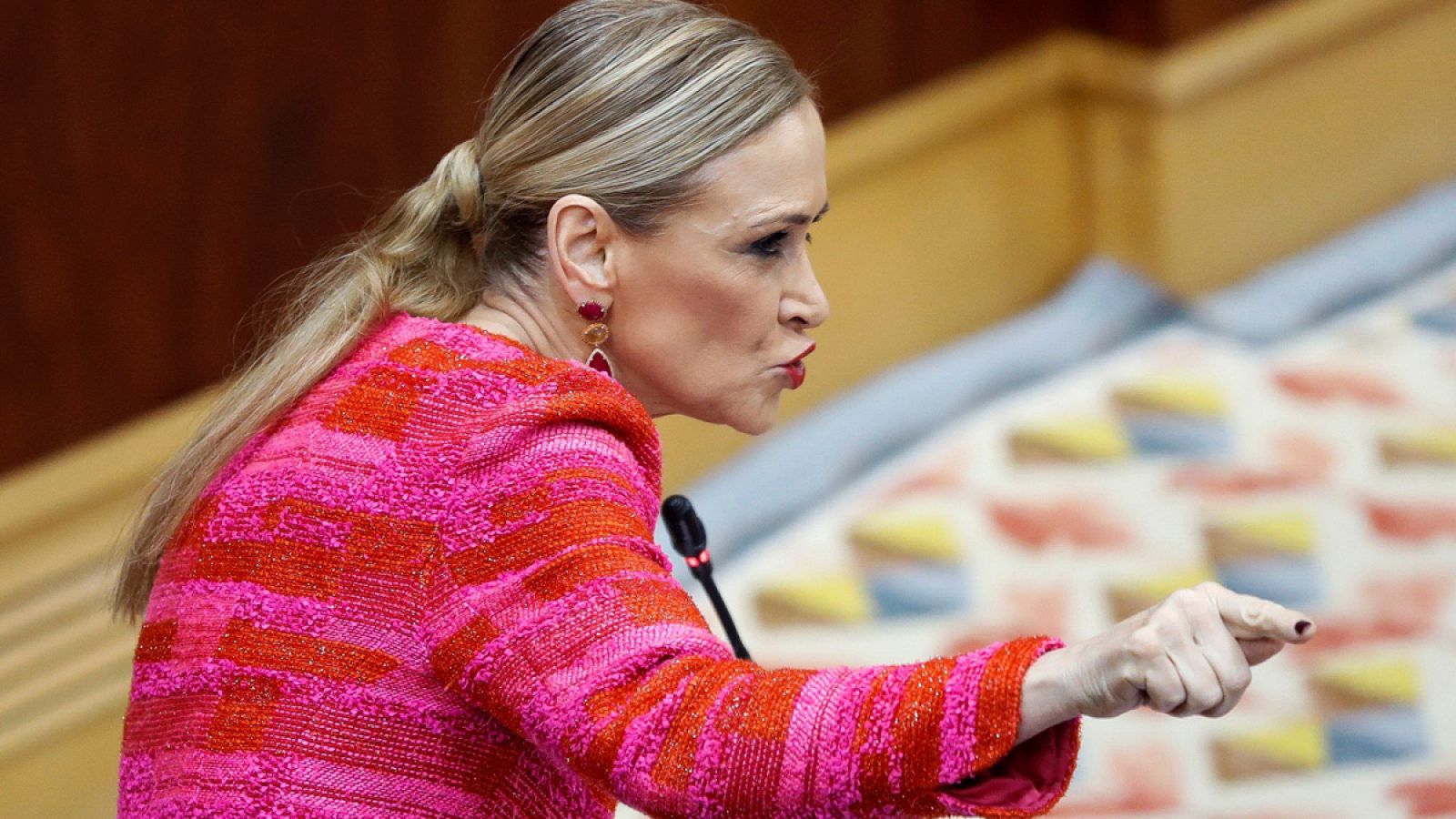 Cifuentes acusa a Cs de querer "entregar a la izquierda" el gobierno de Madrid