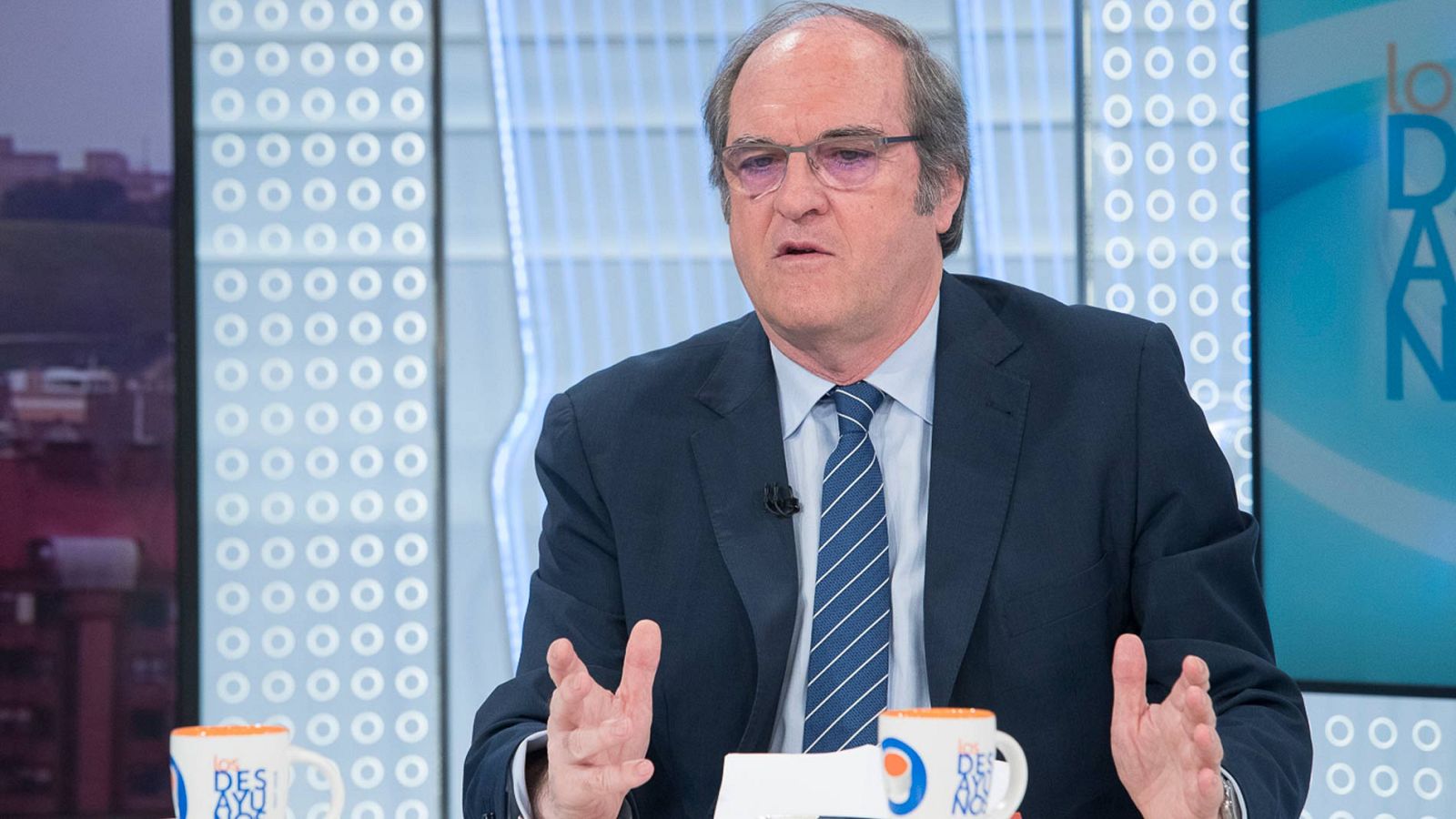 Gabilondo cree que no es comparable el caso del máster de Cifuentes con el currículum corregido de Franco - Los desayunos | Ver