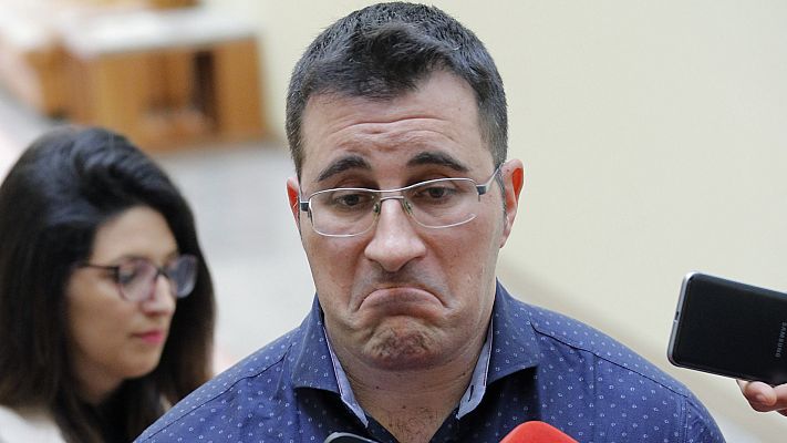 Telediario 1 - Dimite un diputado de Podemos en Galicia por mostrar su CV un título de ingeniero que no tiene
