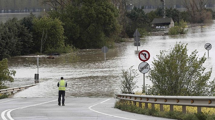 Telediario 1 - La lluvia, el deshielo y la previsión meteorológica hacen prever una crecida extraordinaria del río Ebro