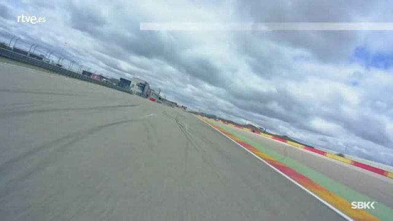 Date una vuelta por el circuito de MotorLand desde una camara 'on board'.