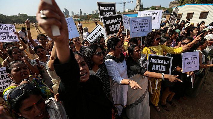 Telediario 1 - Miles de personas protestan en India por nuevos casos de abusos a menores