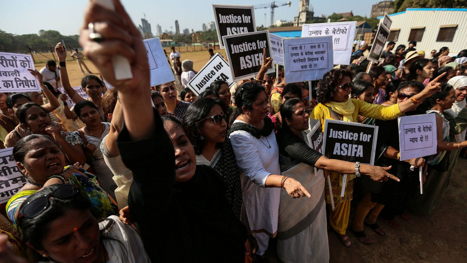Miles de personas protestan en India por nuevos casos de abusos a menores