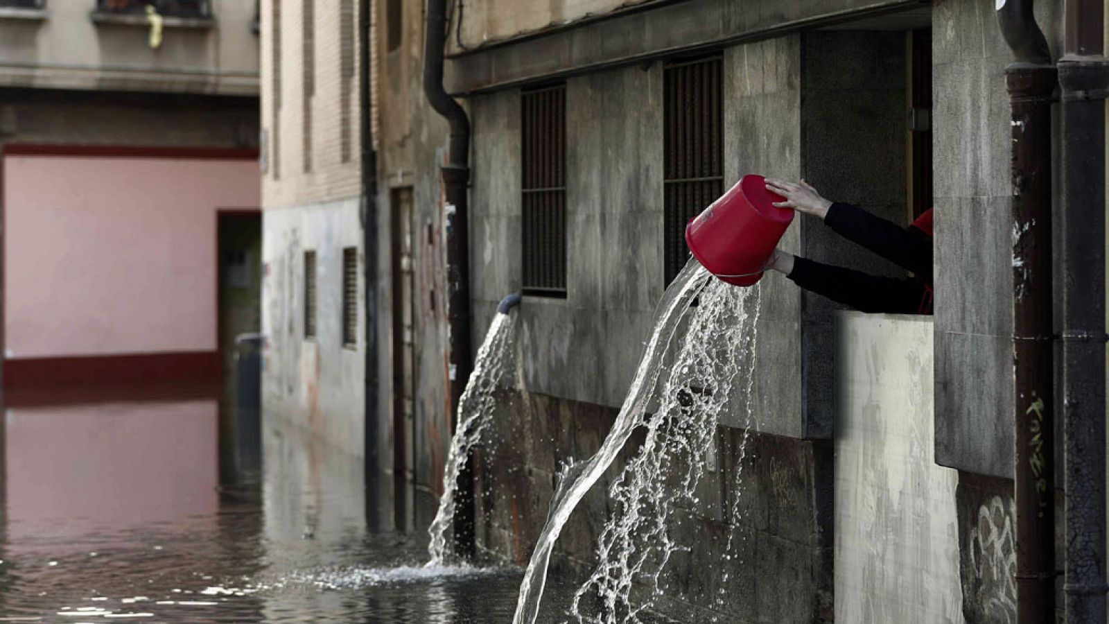 Un nuevo frente dejará mañana lluvias en el noroeste y temperaturas más bajas