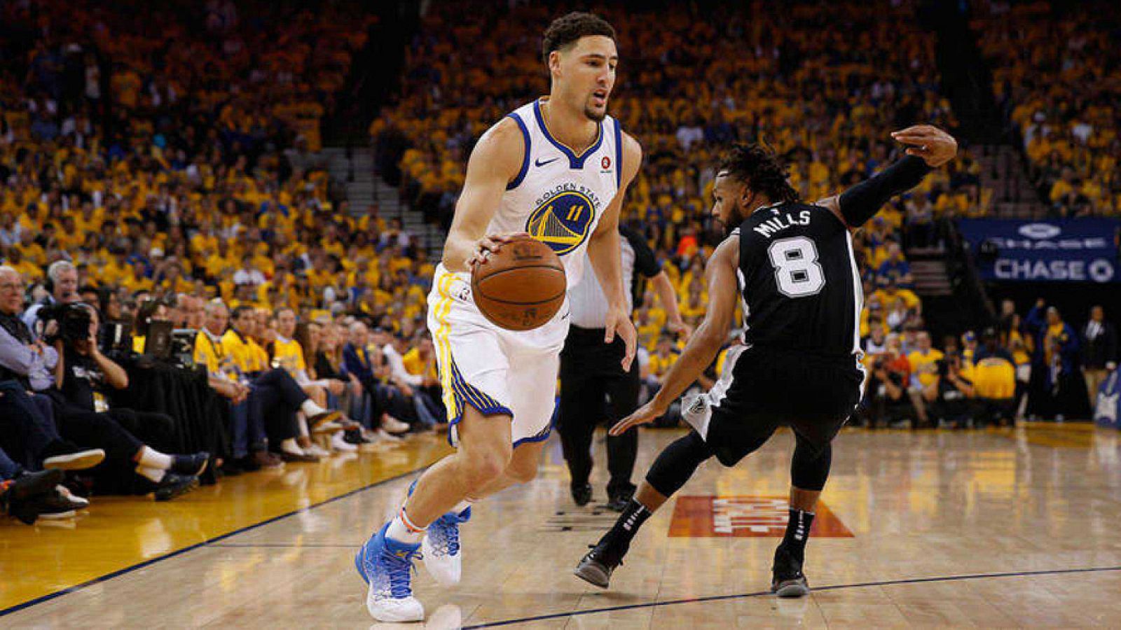 Exhibición de los Warriors ante los Spurs y triunfo histórico de Raptors en el inicio de los playoffs