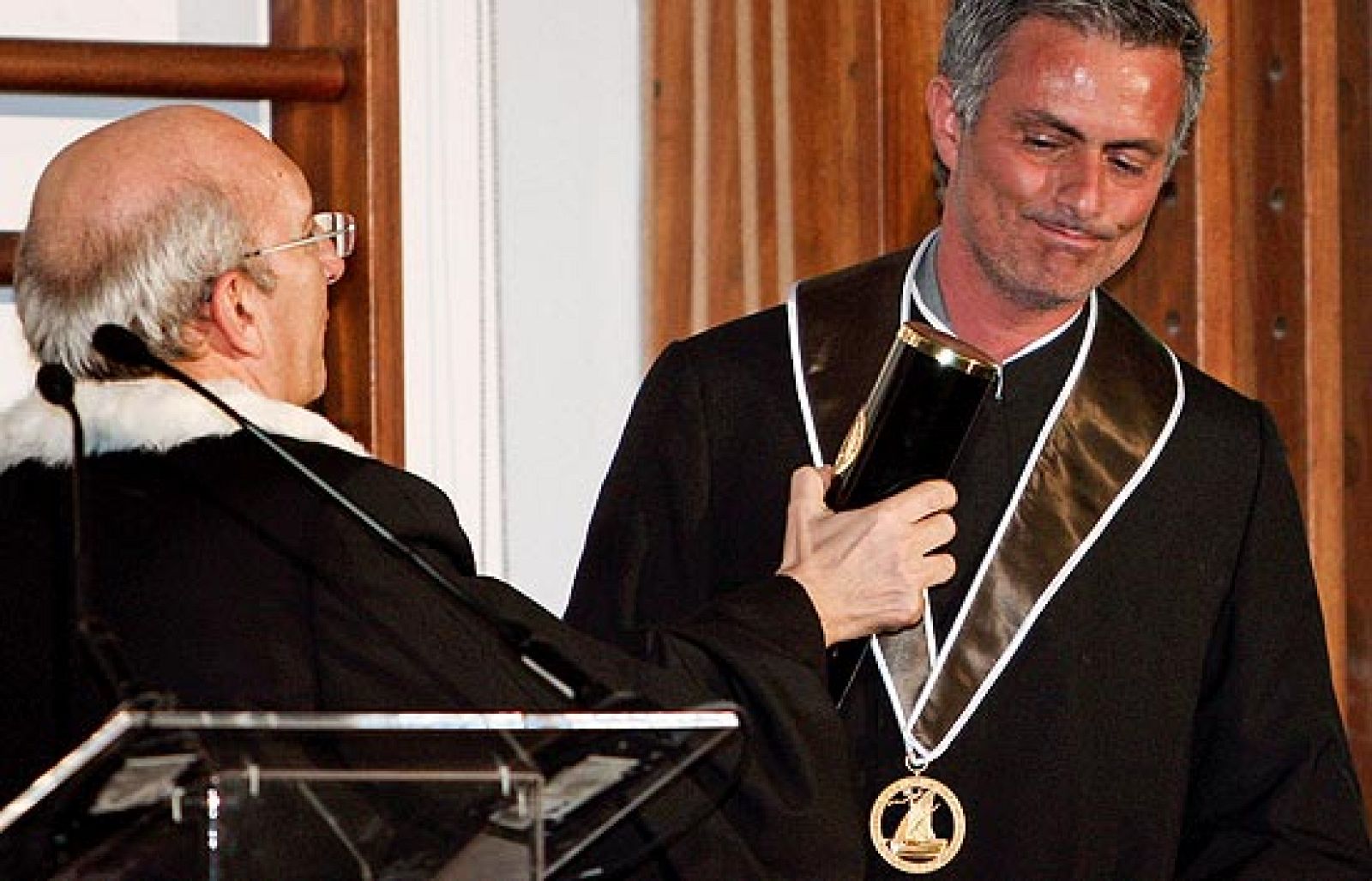 Mourinho, doctor honoris causa | Ver