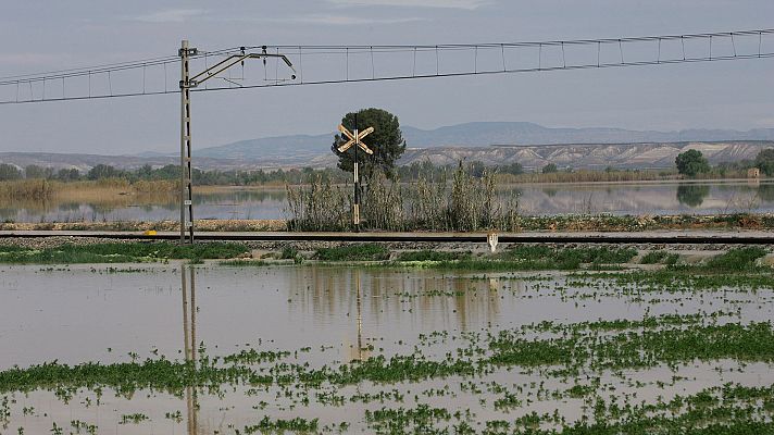 Telediario 1 - La crecida del Ebro pasa por Zaragoza sin daños, pero la Ribera Baja sigue en alerta