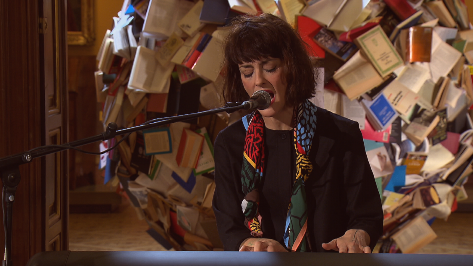 VÍDEO: Vega - 'La Reina Pez' (Directo en el Museo Lázaro Galdiano) - 16/04/18 - ver ahora