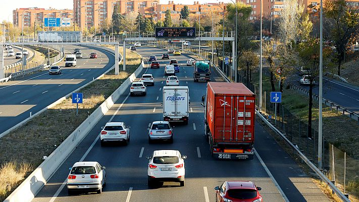 Telediario 1 - La DGT adquiere 60 'veloláser' para estrechar el control de la velocidad en las carreteras convencionales