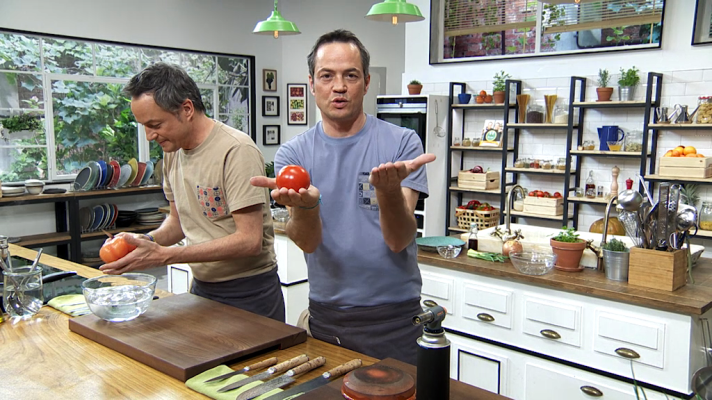 Torres en la cocina - Tomate relleno y pescado poblano