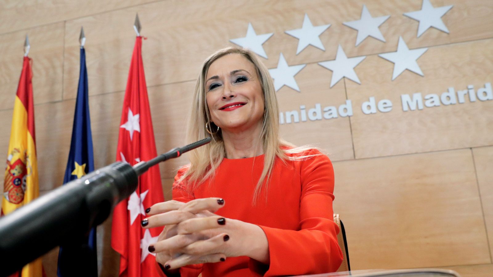 Cifuentes renuncia al máster, responsabiliza a la URJC de las "irregularidades" y rechaza dimitir 