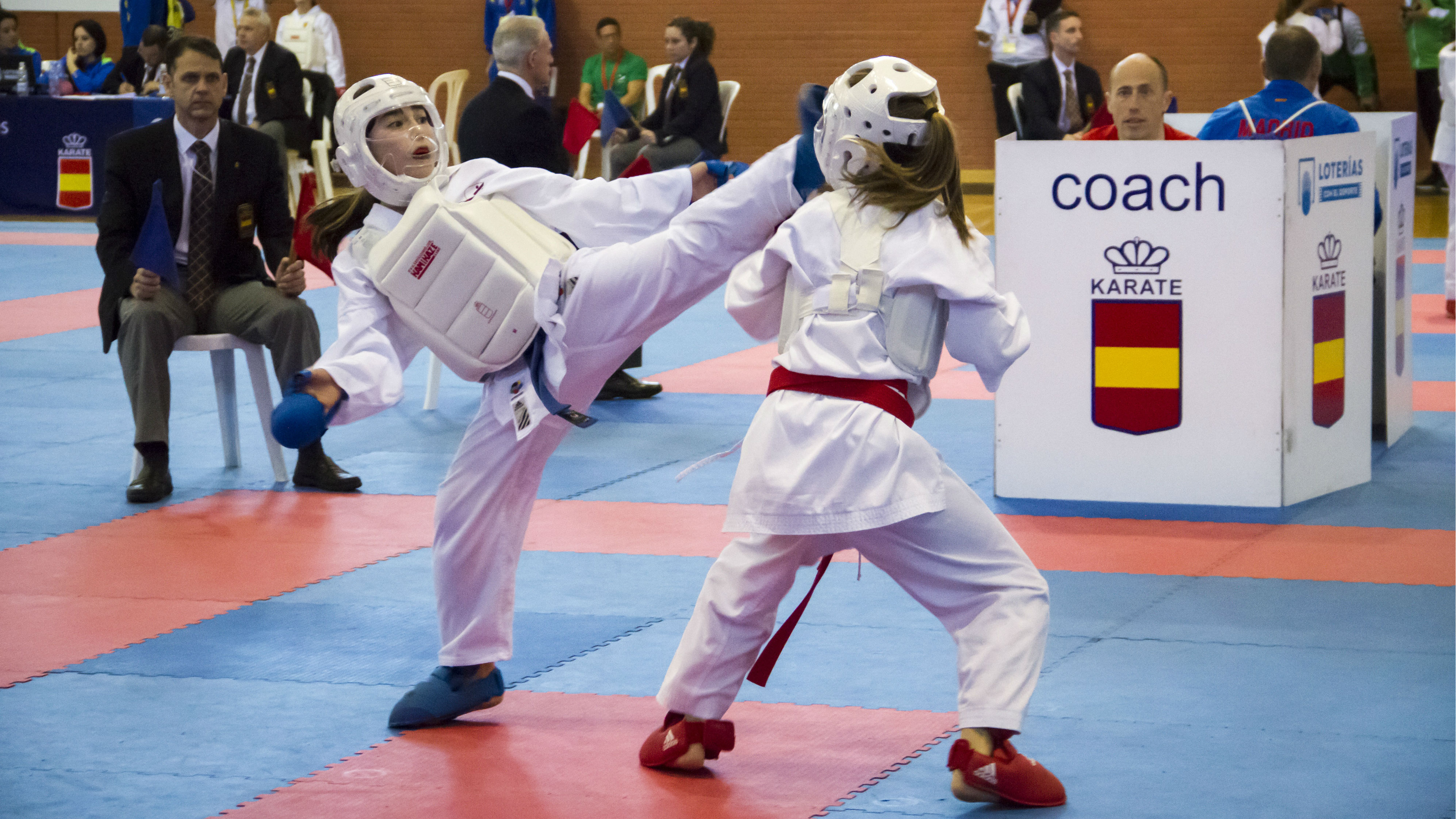 Resultado de imagen de kumite karate niÃ±os