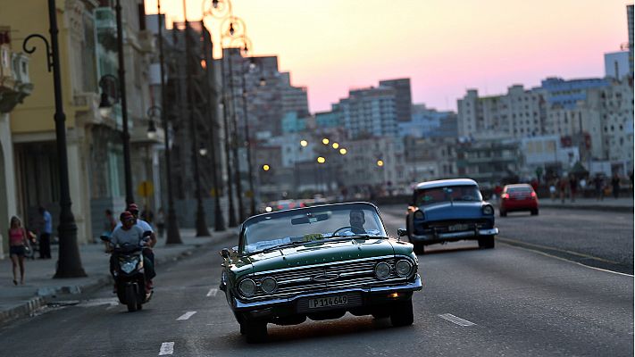 Telediario 1 - La Cuba que deja Raúl Castro es más emprendedora y abierta que la de Fidel