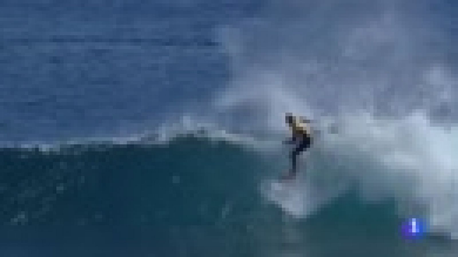 Telediario 1: Dos ataques casi seguidos a surfistas en las costas australianas | RTVE Play