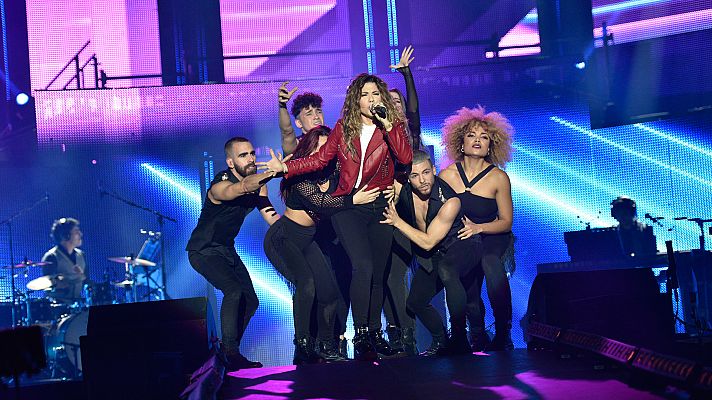 OT 2017 - Miriam canta 'What about us'