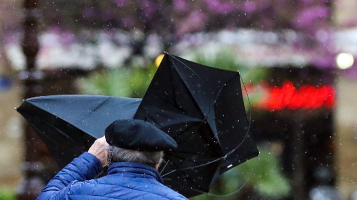 El tiempo - Vientos fuertes de levante con rachas muy fuertes en el área del Estrecho e interior de Cádiz