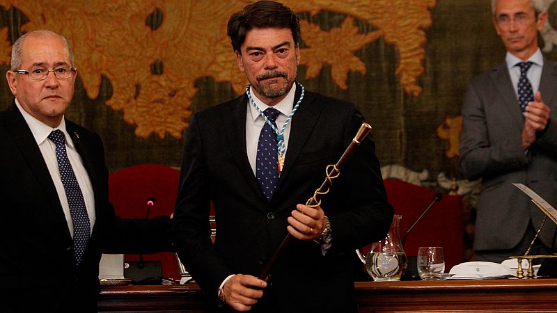 Luis Barcala (PP), nuevo alcalde de Alicante, tras fracasar por un voto la investidura de la socialista Eva Montesinos
