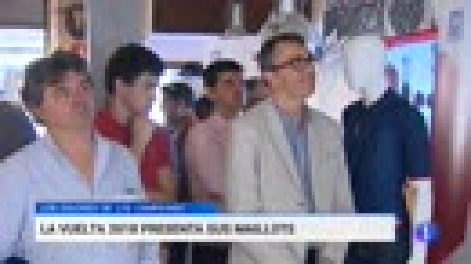 La Vuelta a España presentó los cuatro maillots diseñados por Santini para los diferentes líderes de la carrera, así como los destinados a homenajear a las 5 etapas claves de la ronda española, como Málaga, Madrid, Lagos de Covadonga, Andorra y Monte