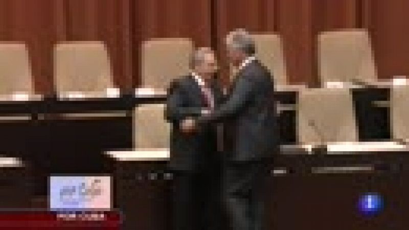 Raul Castro entrega el liderazgo de Cuba a Miguel Díaz-Canel