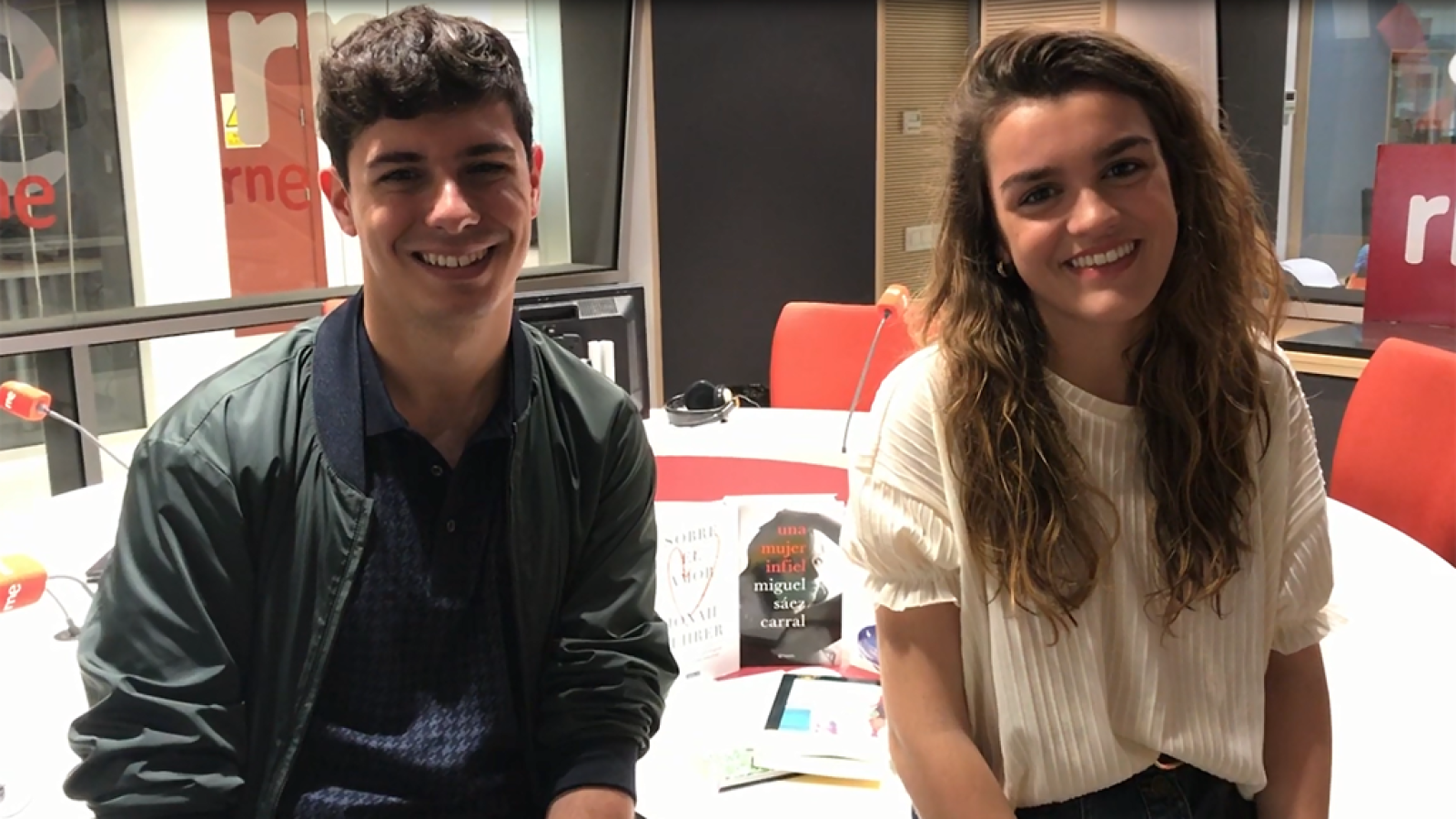 Alfred y Amaia nos cuentan cuál es el libro que más les ha marcado, ¿y a ti? - Ver ahora