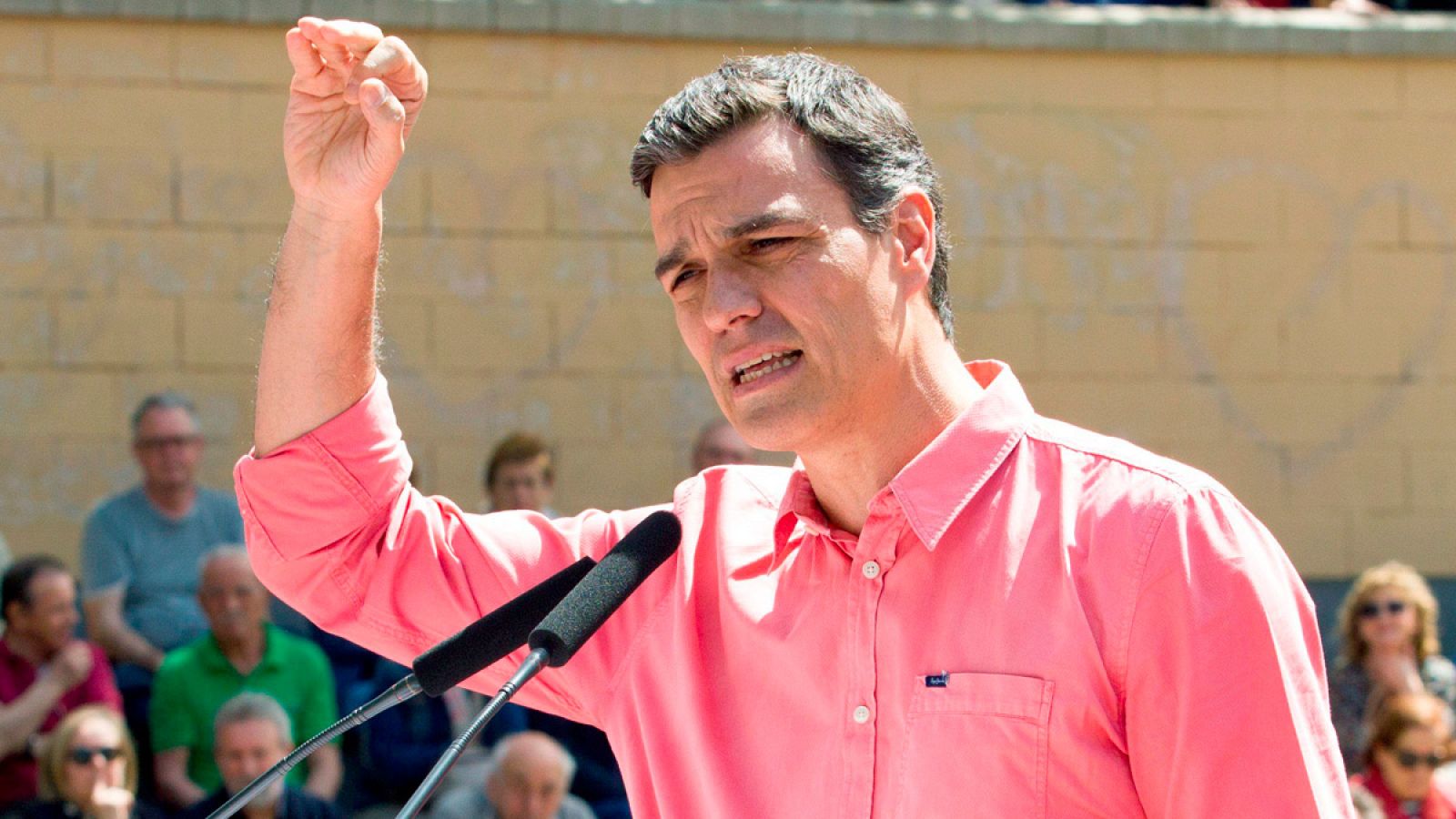 Pedro Sánchez: "El cesto del PP de Madrid está podrido y no se puede estar en política con el don de la ubicuidad"
