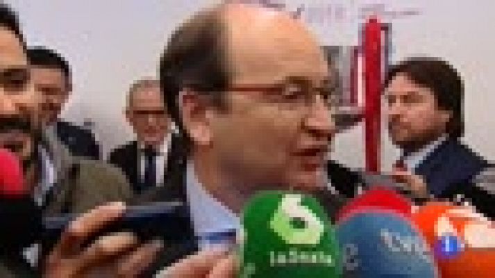 Telediario 1 - Bartomeu y Castro posan ante la copa