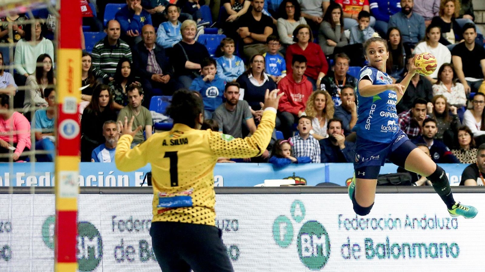 Balonmano - Copa S.M.la Reina. 1ª Semifinal: Ricón Fertilidad Málaga - Super Amara Bera Bera  - ver ahora
