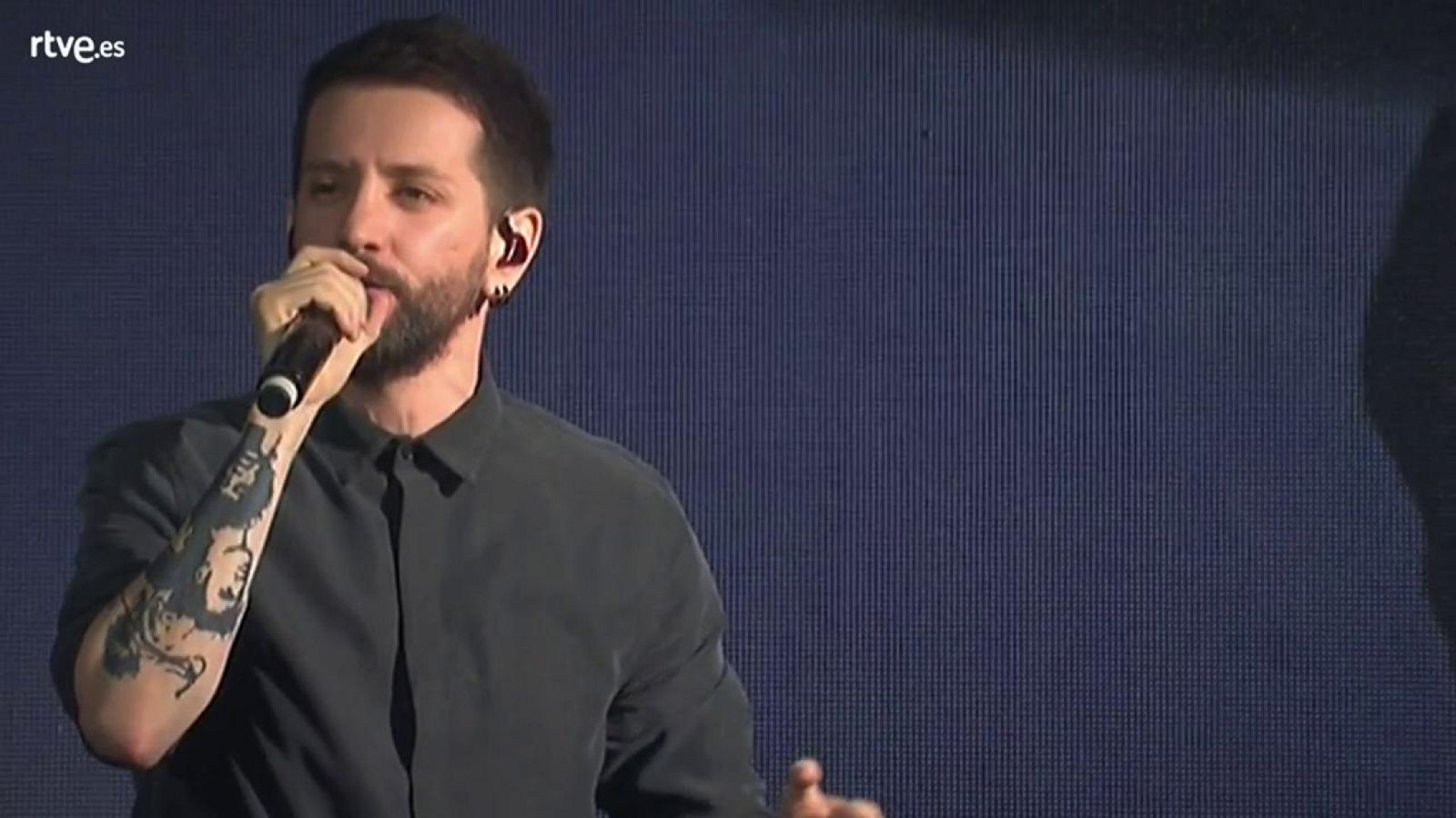 Eurovisión 2018 - Albania: Eugent Bushpepa canta 'Mall' en la EsPreParty