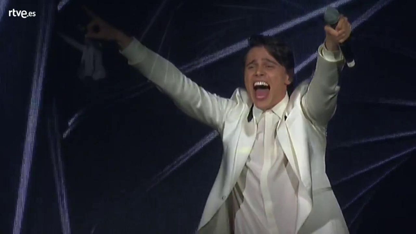 Eurovisión 2018 - Bielorrusia: Alekseev canta 'Forever' en la EsPreParty