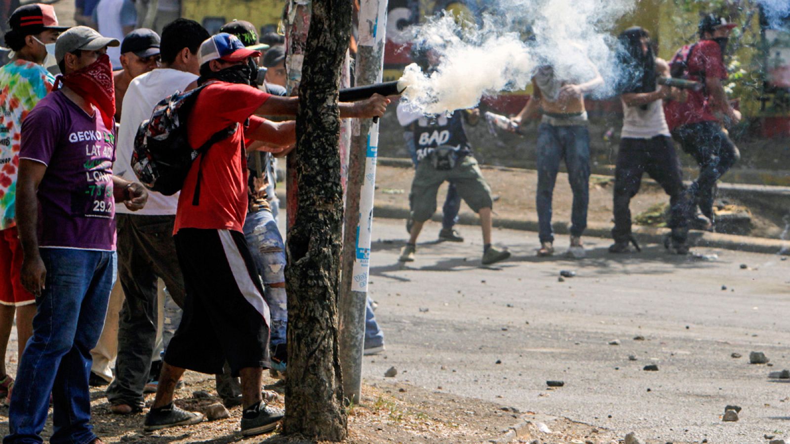Telediario 1: Muere de un disparo un periodista que cubría las protestas en Nicaragua | RTVE Play