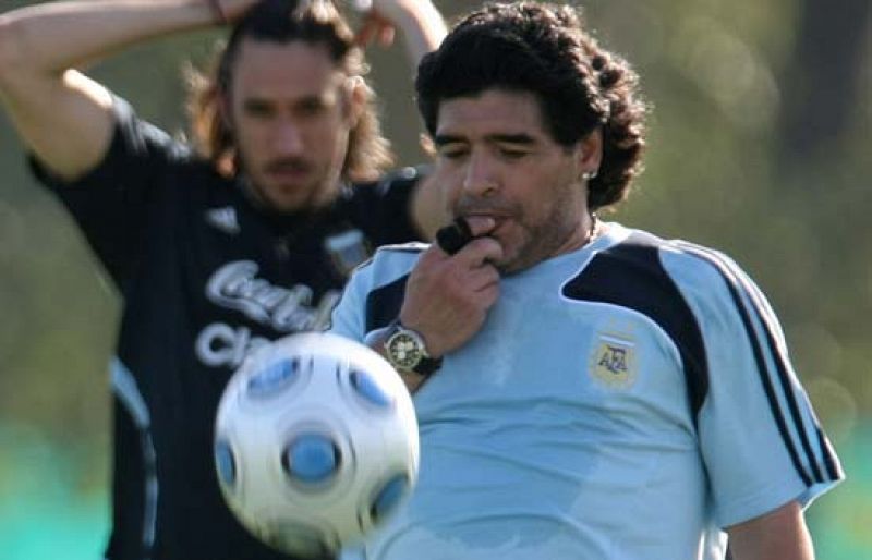 Maradona se enfrenta en partido oficial este fin de semana contra Venezuela, después de dos amistosos ganados frente a Escocia y Francia.  