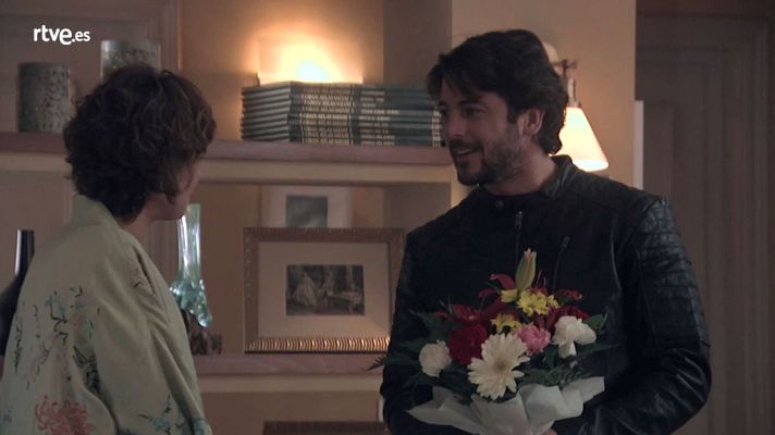 Servir y proteger - Alicia recibe la visita de Iker