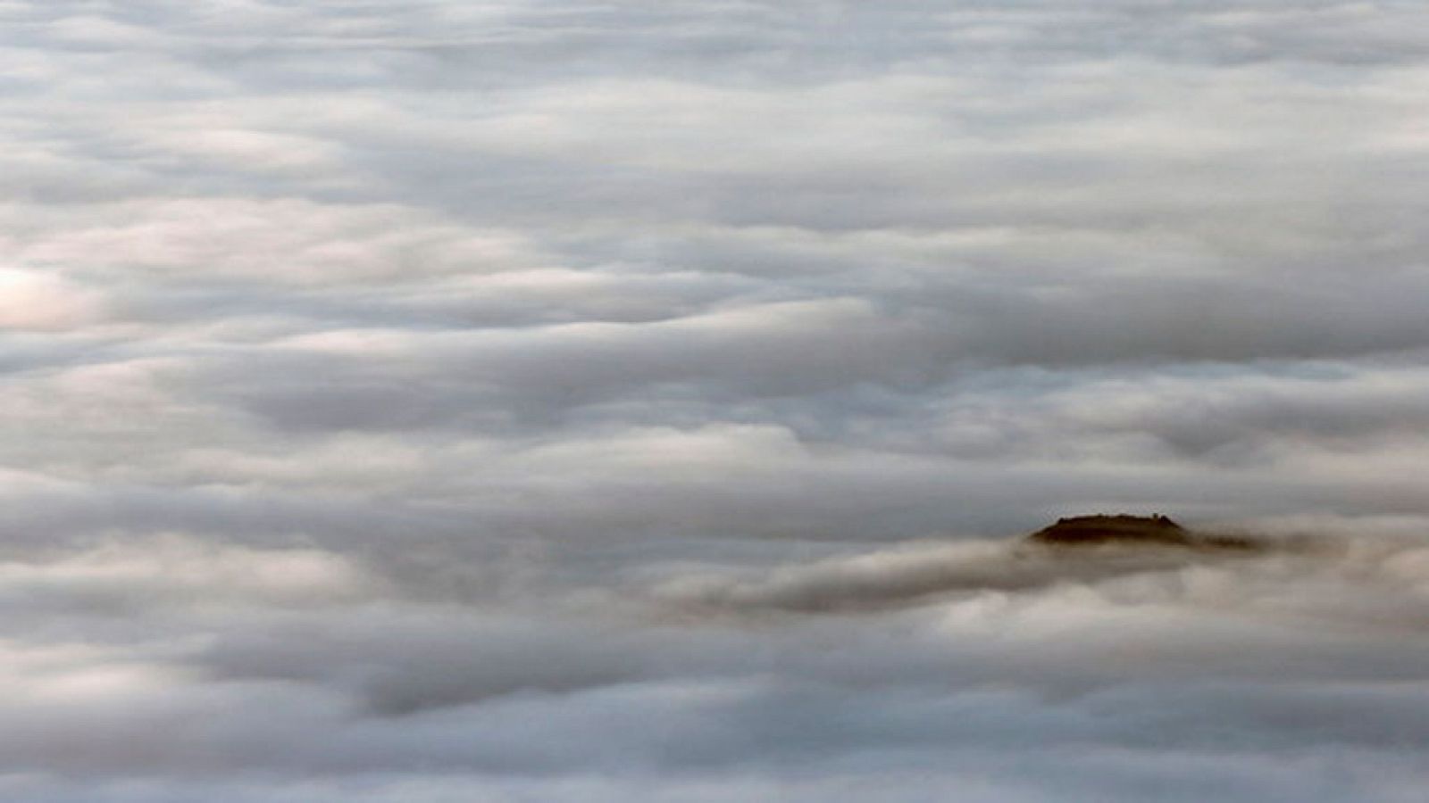 Chubascos en el sur que podrían ir acompañados de barro y calima