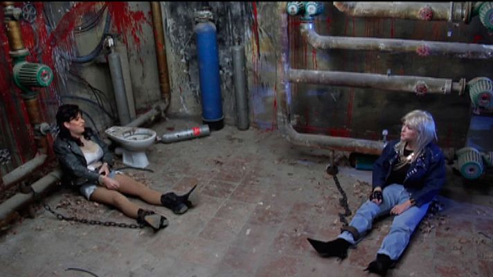 Muchachada Nui - Samantha Fox y Sabrina Salerno