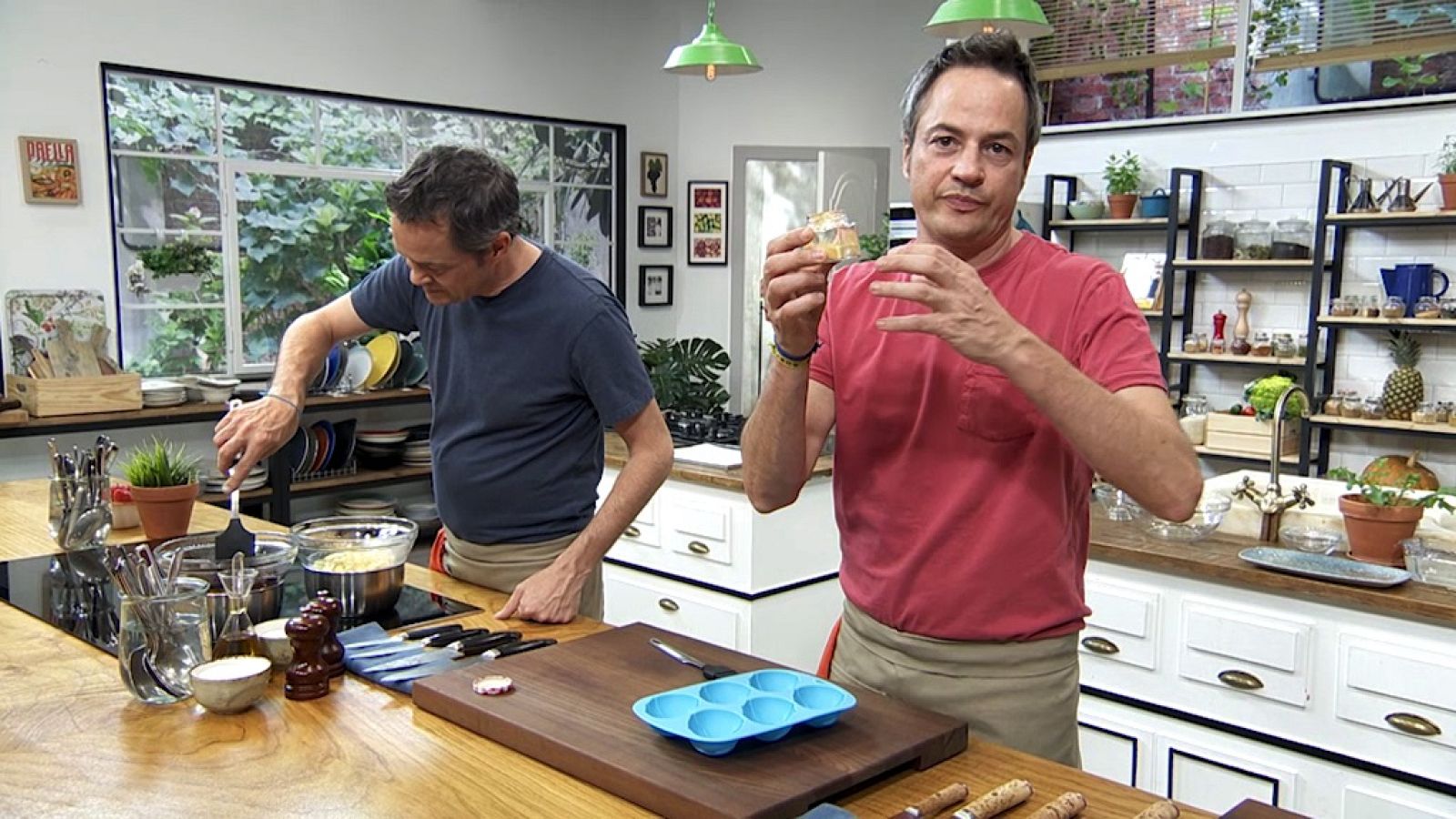 Torres en la cocina - Pollo crujiente y huevos de chocolate - ver ahora