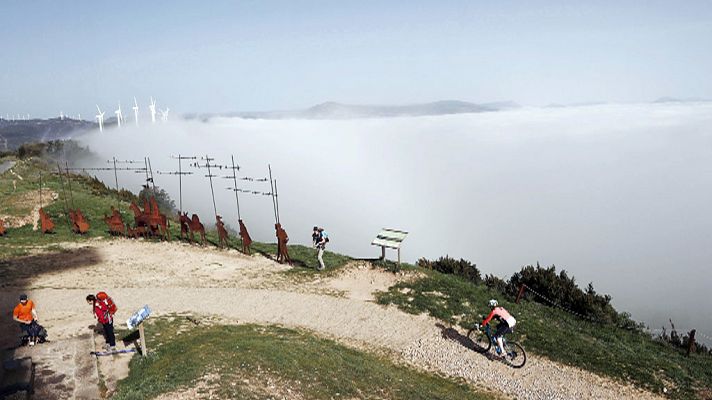 Posibilidad de chubascos y tormentas localmente fuertes en Andalucía occidental. Intervalos de viento fuerte en el litoral sureste