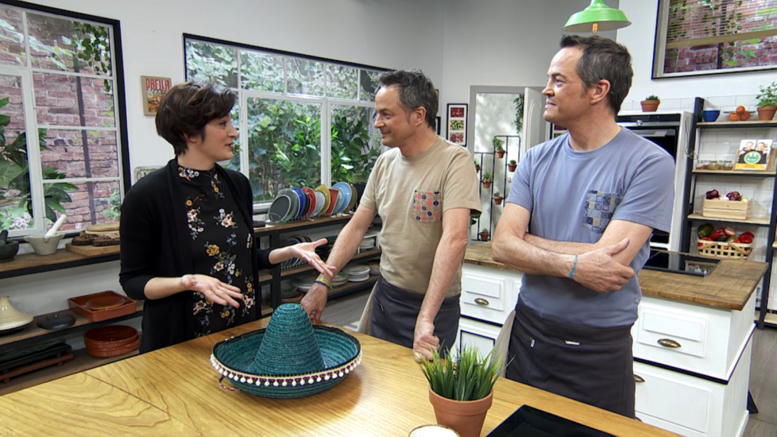 Torres en la cocina - Espaguetis vegetales con marisco y asado negro - ver ahora