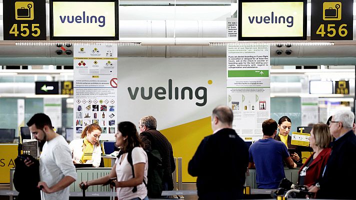 Telediario 1 - Primera jornada de huelga de los pilotos de Vueling, que reclaman mejoras laborales
