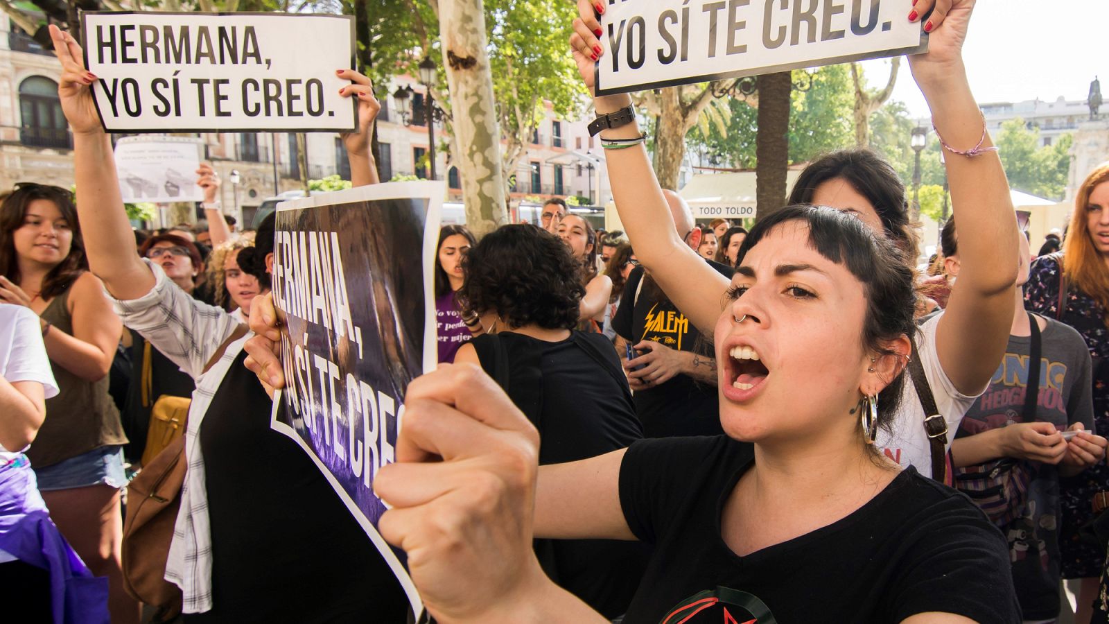 La indignación por la sentencia del juicio de 'La Manada' recorre las calles del país