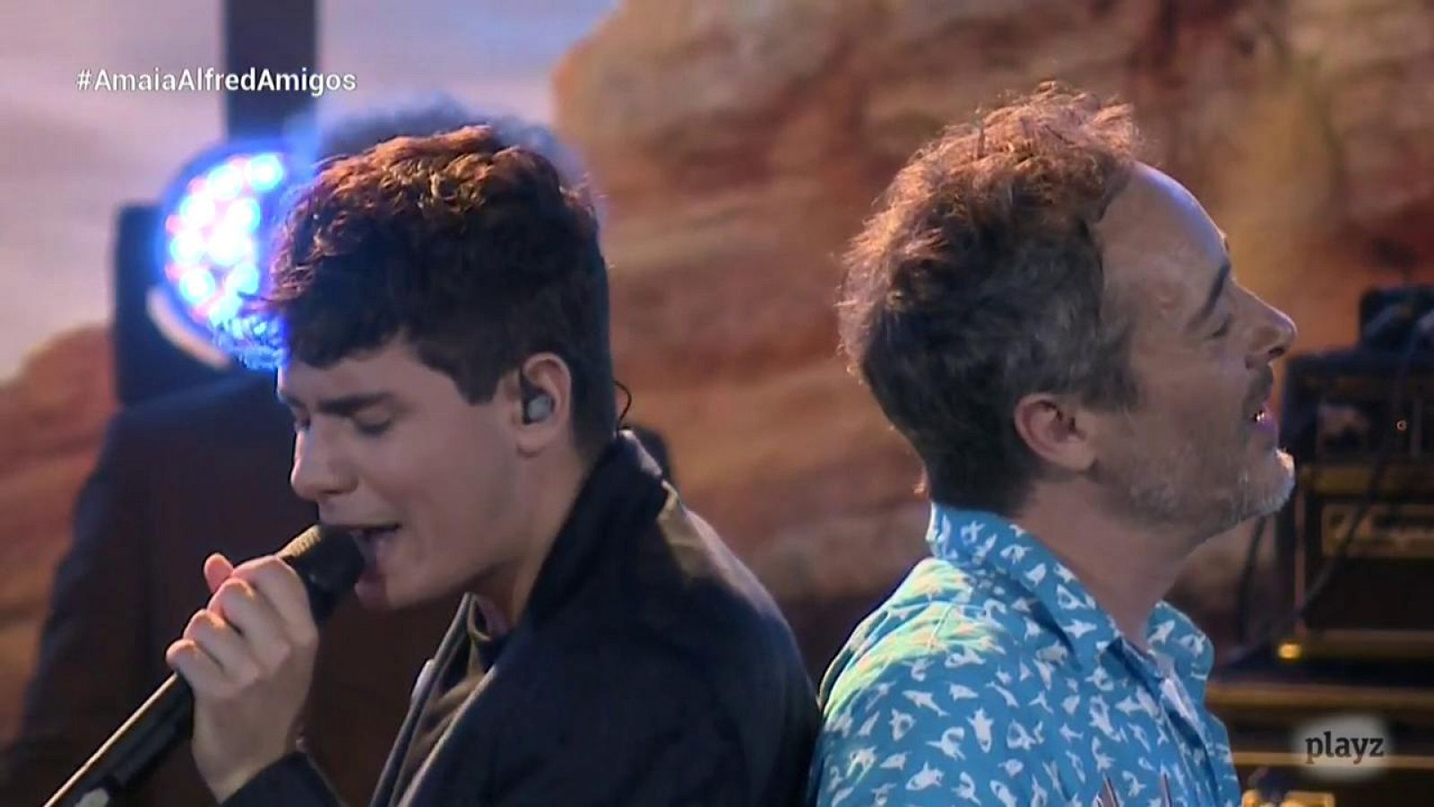 OTVisión - Alfred canta junto a Love of Lesbian 'Fantastic shine'