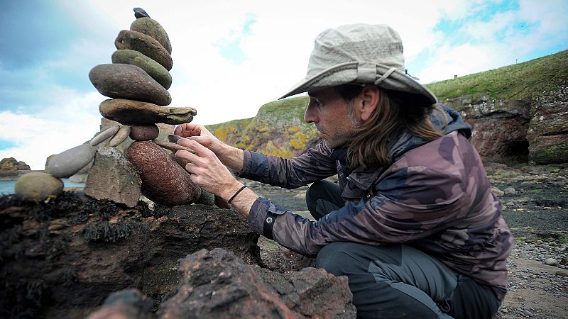 El arte de Pedro Durán y el 'Stone Balance': esculpir con piedras en base sólo al equilibrio