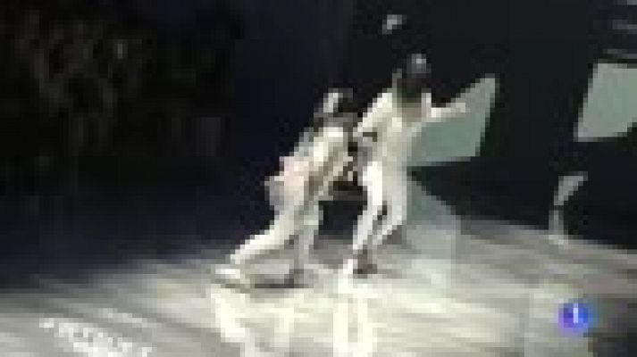 Telediario 1 - La diseñadora vasca Isabel Zapardiez muestra su colección nupcial