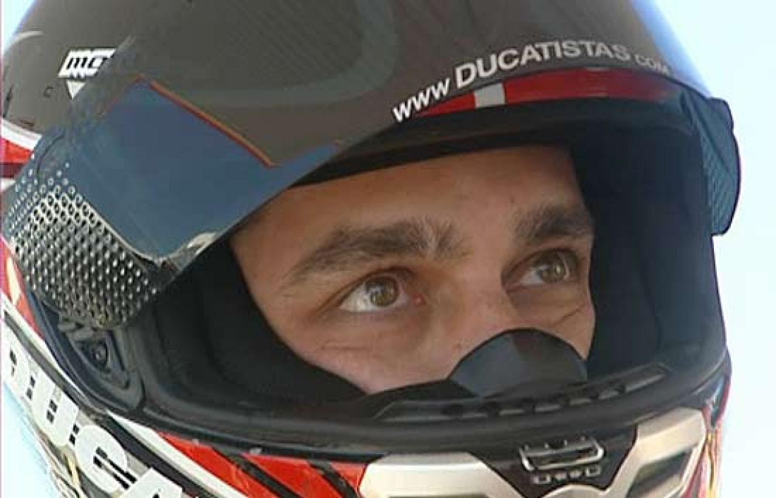 Los motoristas no daban crédito cuando, al ir a repostar gasolina, han sido atendidos por dos campeones de MotoGP: Nicky Hayden y Casey Stoner.