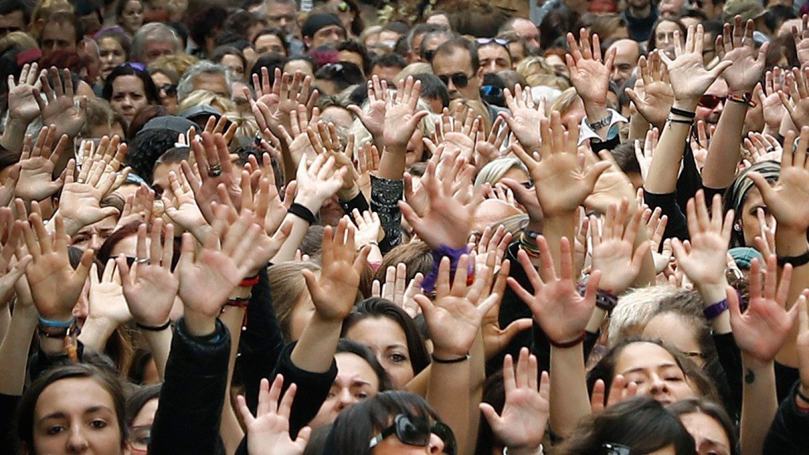 Telediario 1: Nueva manifestación en Pamplona contra la sentencia del caso 'La Manada' | RTVE Play