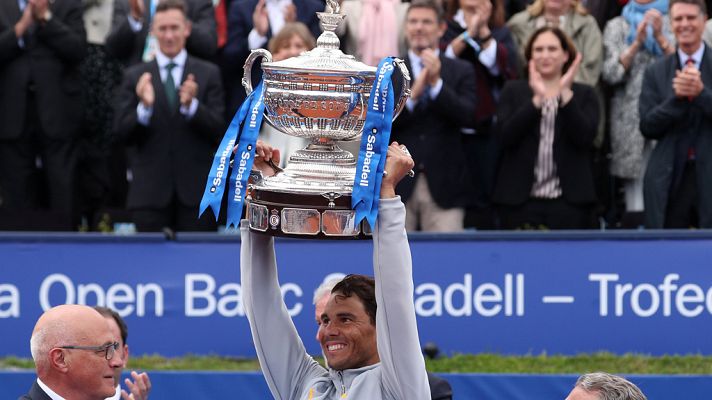 Nadal no da opción a Tsitsipas y consigue su undécimo Godó