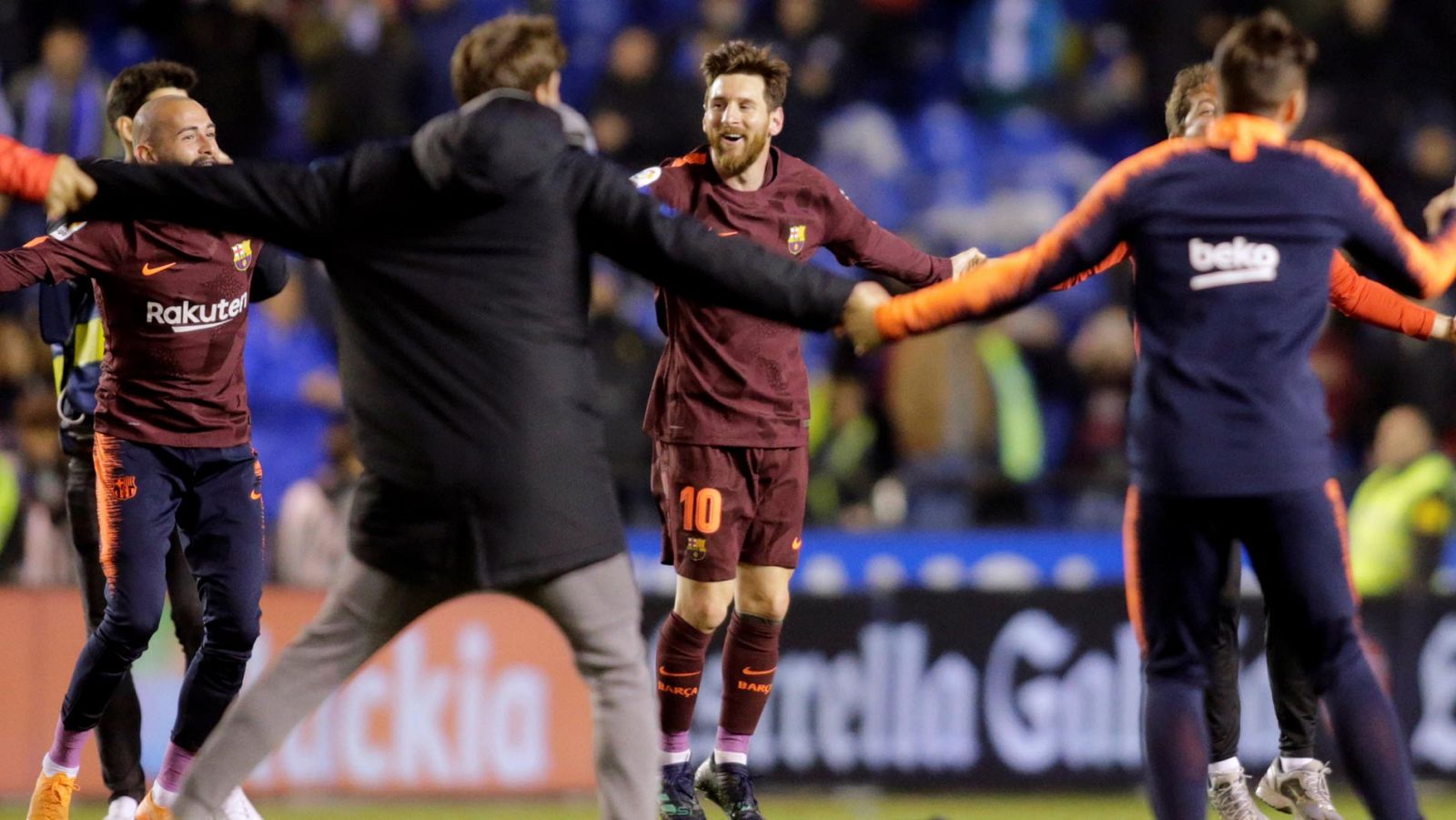 Los jugadores del Barça celebran la 25ª Liga en Riazor