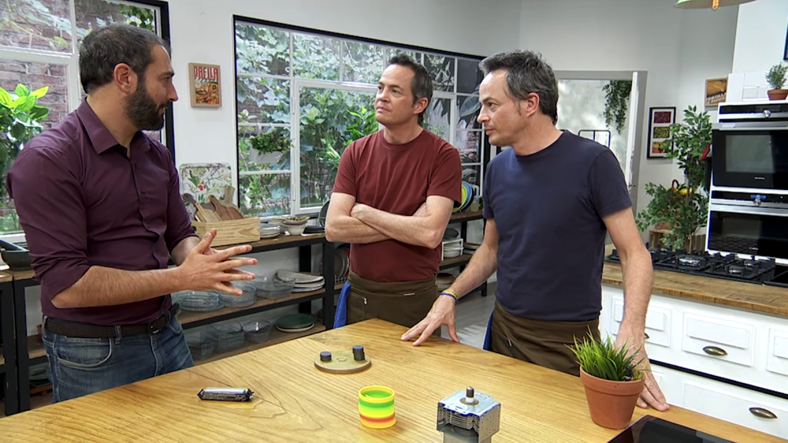 Torres en la cocina - Canelones de pollo y bizcocho en taza - ver ahora